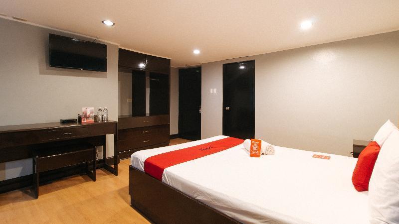 Arzo Hotel Маніла Екстер'єр фото