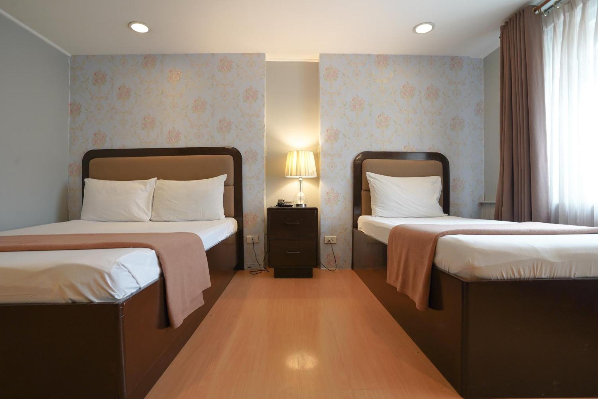 Arzo Hotel Маніла Екстер'єр фото